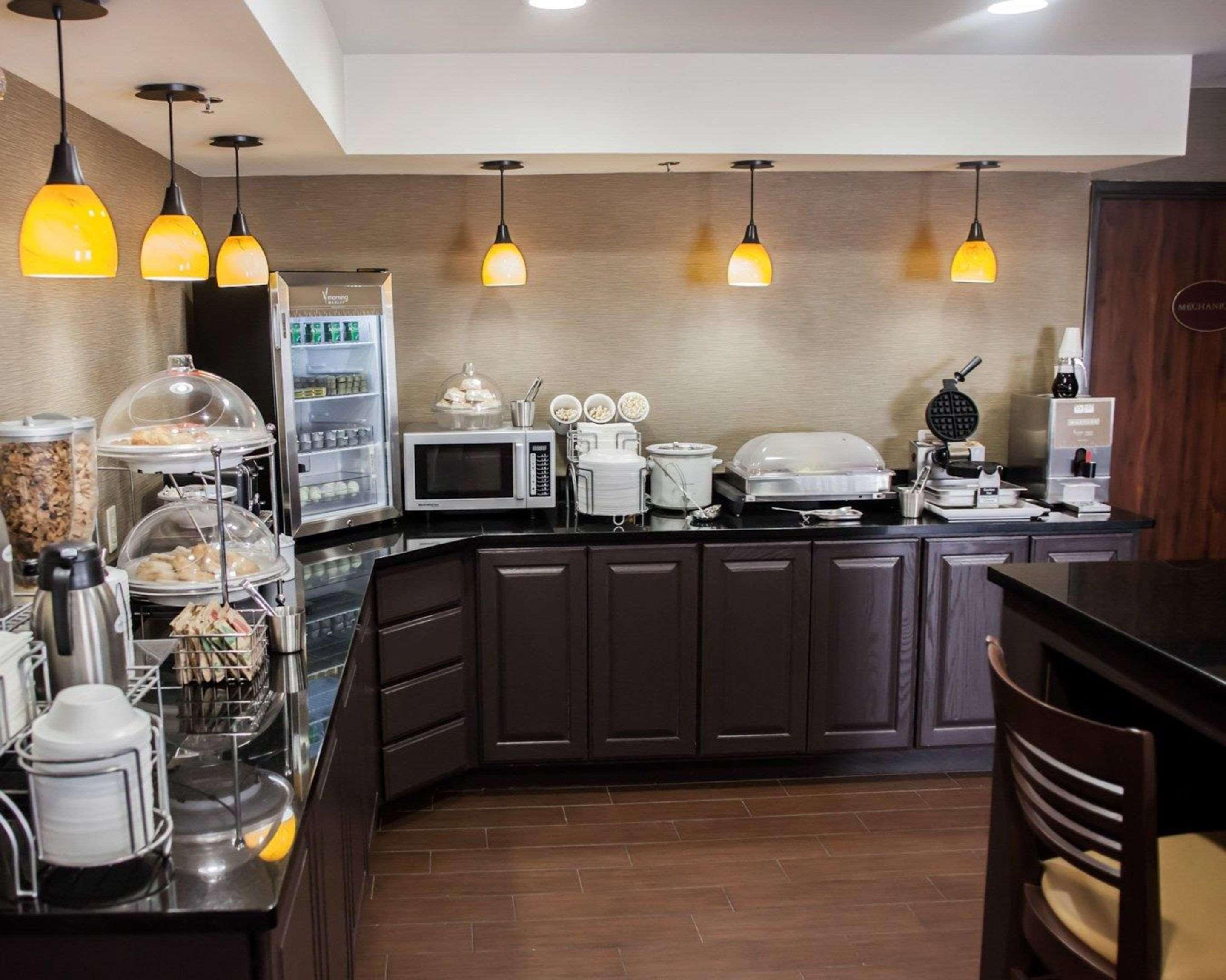 Garner Hotel Topeka West By Ihg Екстер'єр фото