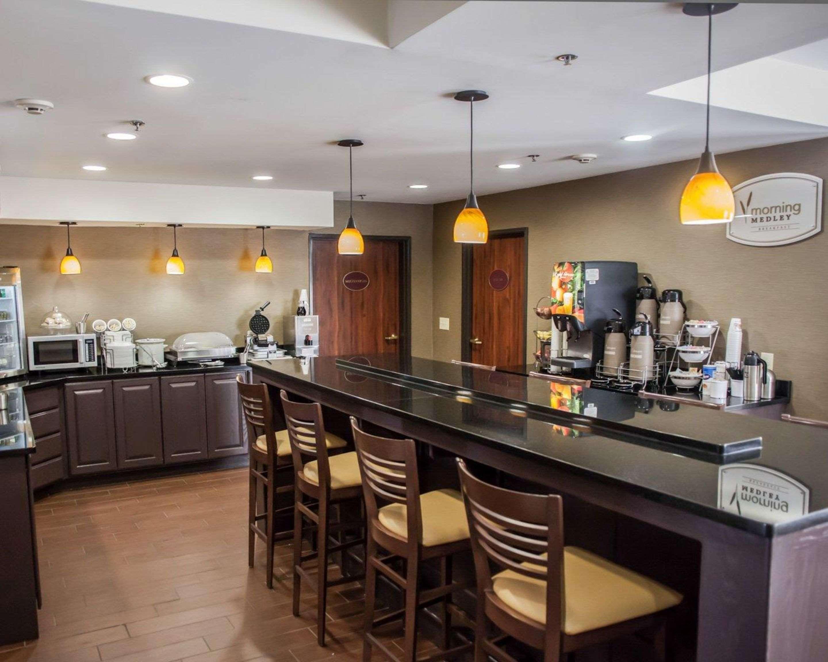 Garner Hotel Topeka West By Ihg Екстер'єр фото