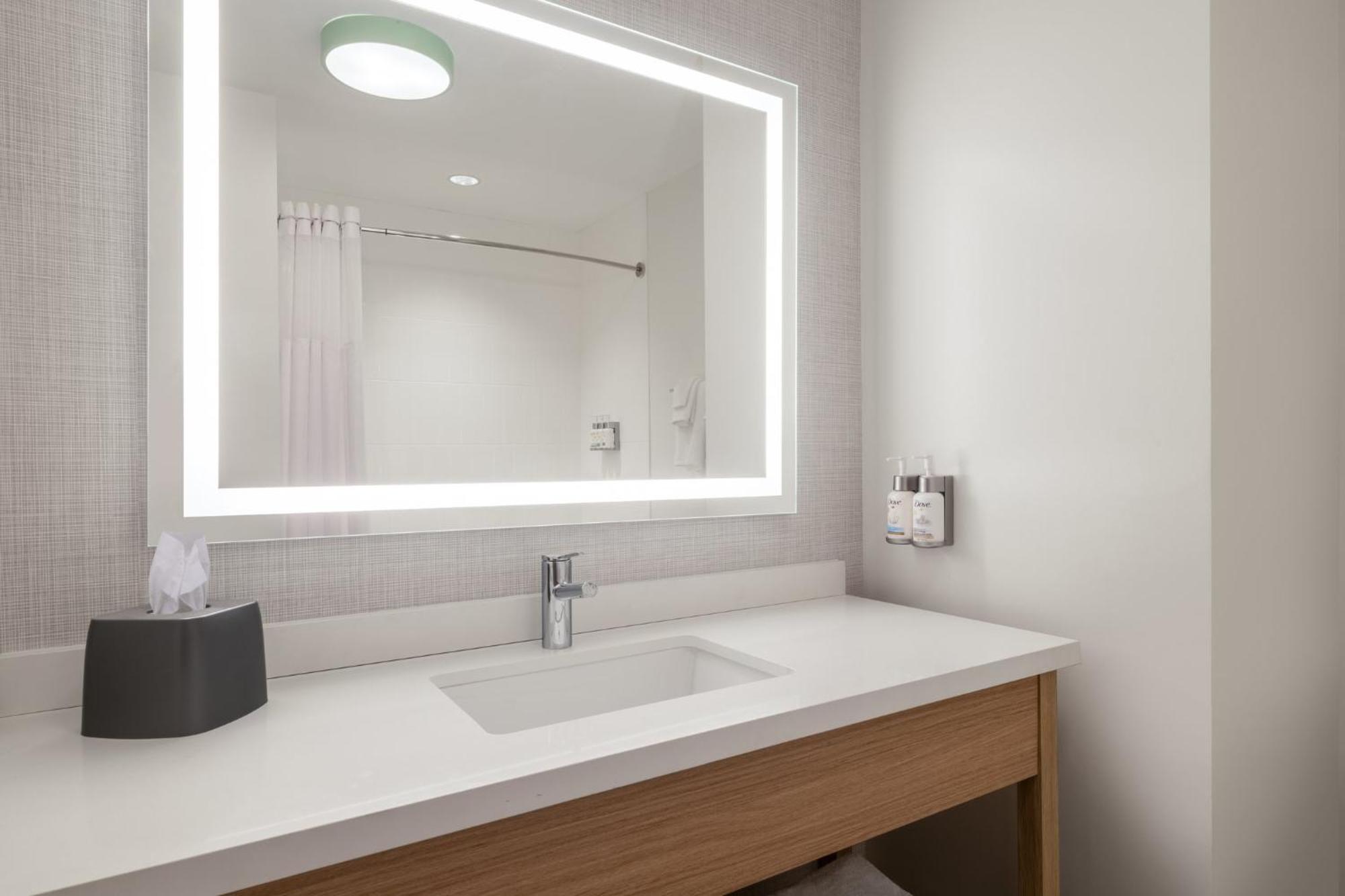 Garner Hotel Topeka West By Ihg Екстер'єр фото