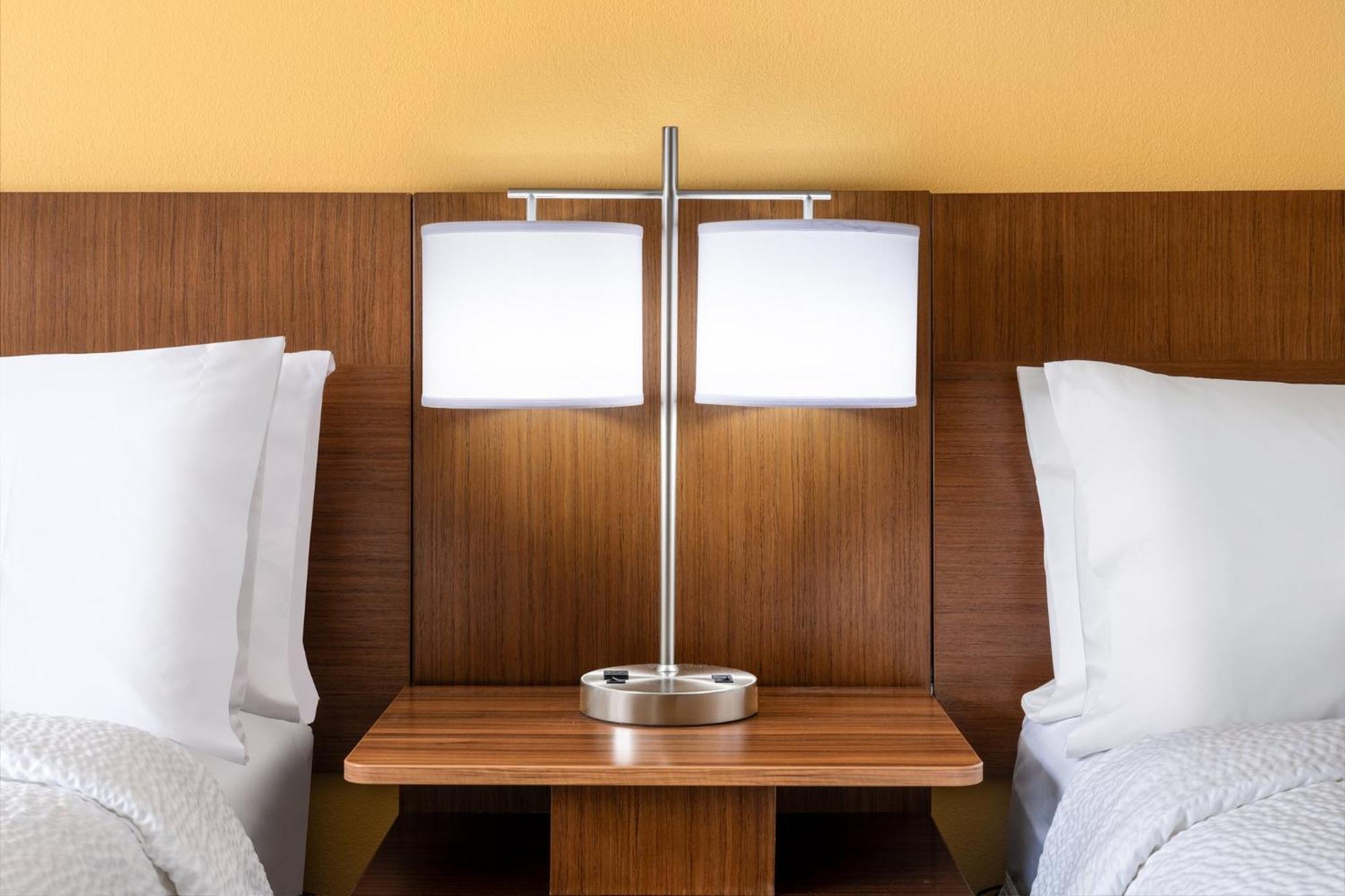 Garner Hotel Topeka West By Ihg Екстер'єр фото