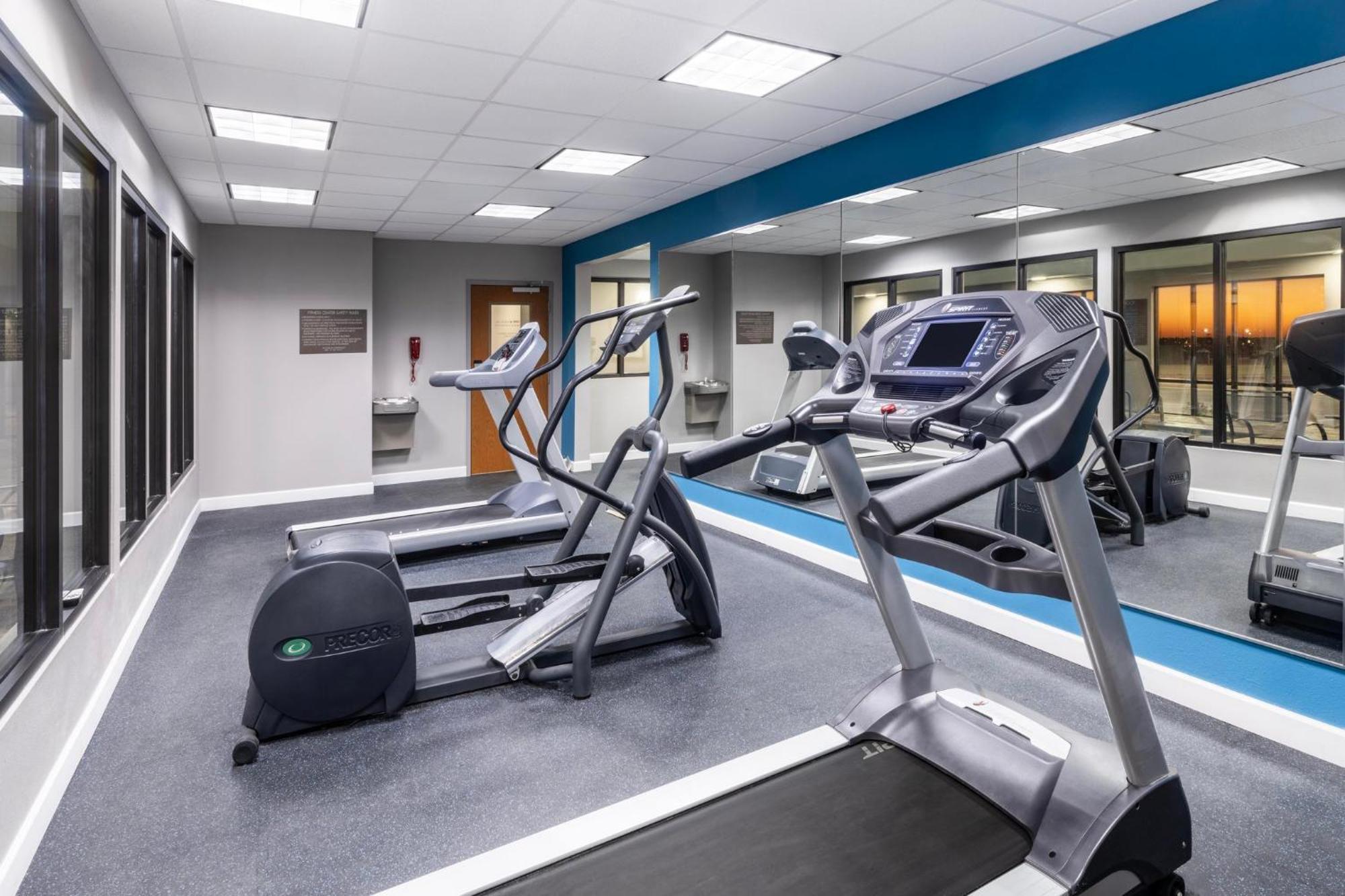 Garner Hotel Topeka West By Ihg Екстер'єр фото